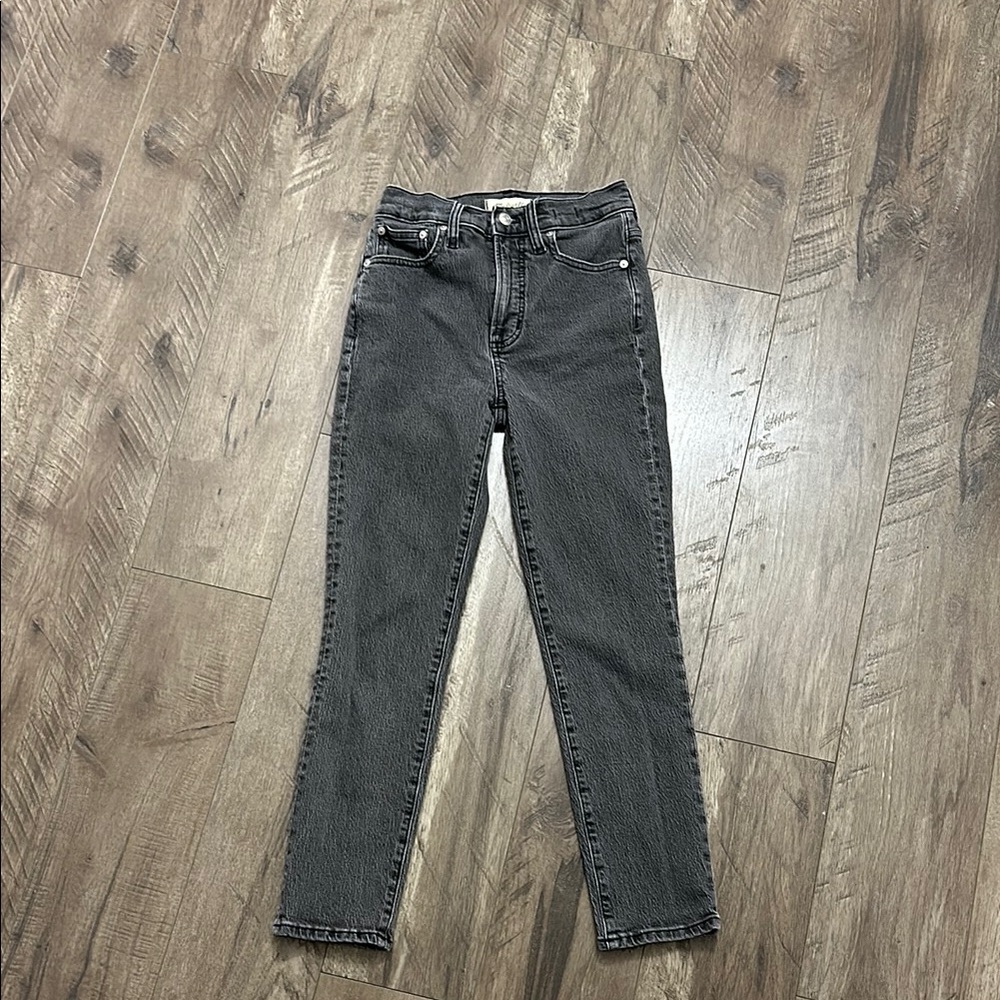 Madewell Gray Skinny Jeans with High Waist and Straight Leg Design